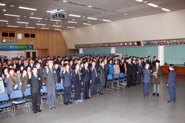 000412통영시, 공무원 선거중립 결의 다져-결의문 낭독 (1).jpg